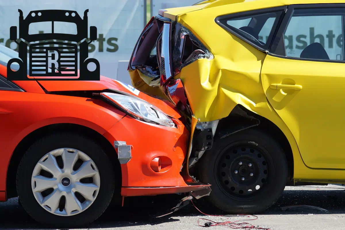 2 cars involved in a car accident